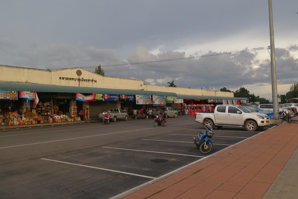 素叻他尼 纳德珀博旅馆酒店 外观 照片